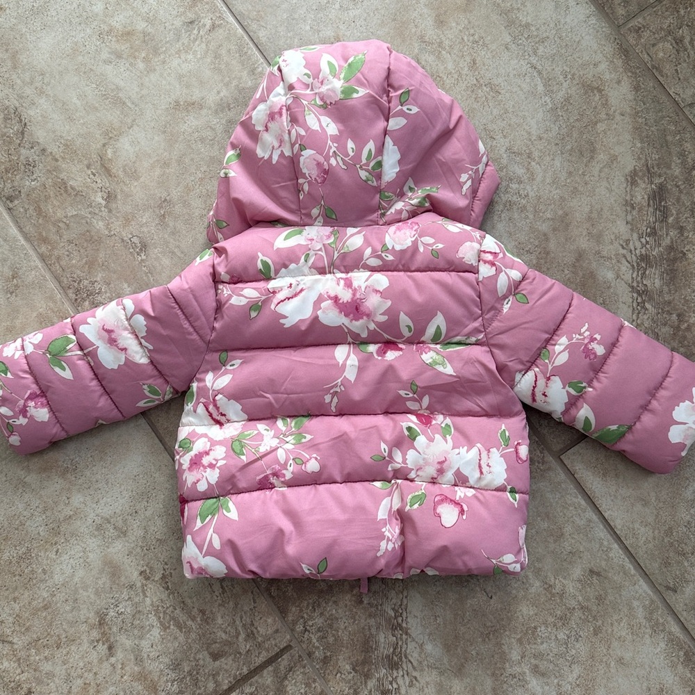 Toddler girl winter puffer jacket 12-18 months. - Picture 5 of 5